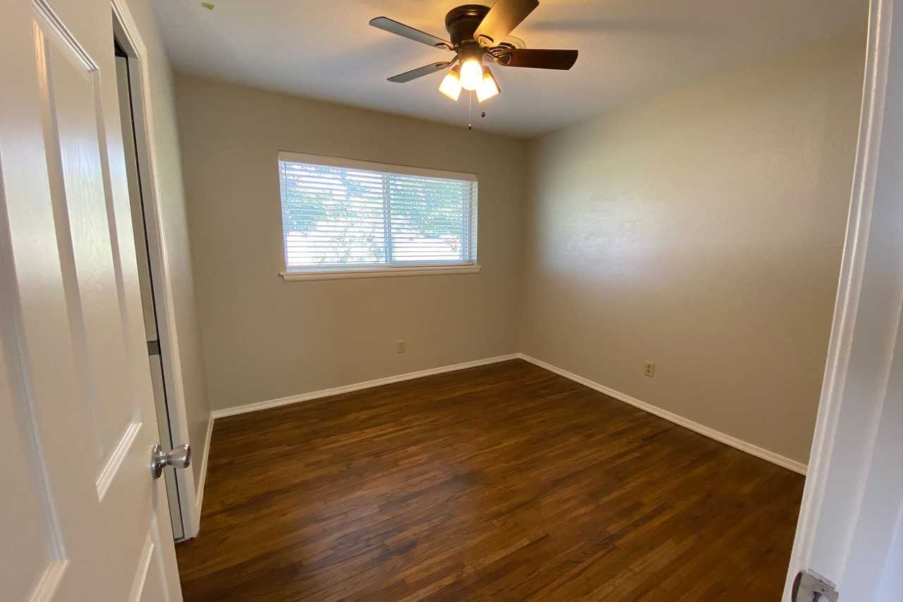 4511 Scotty Dr - Photo 4 of 25