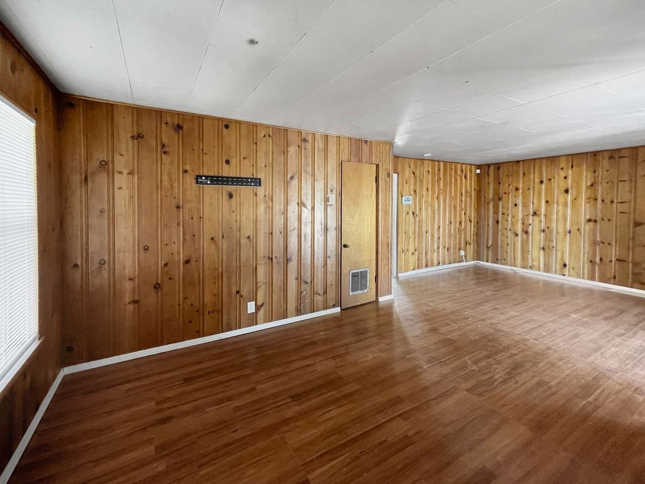1107 W Scharbauer St - Photo 3 of 10