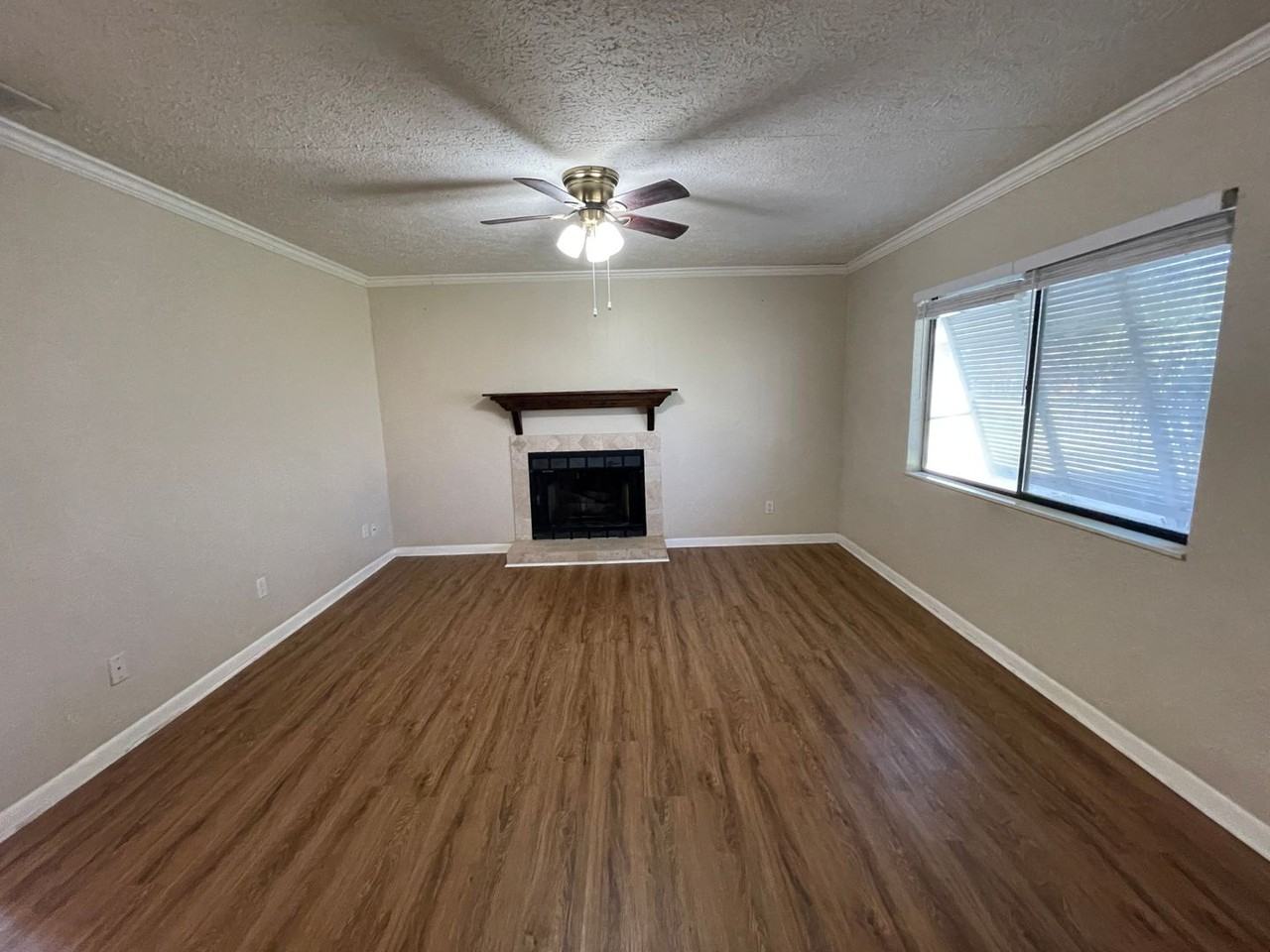 108 Cape Cir - Photo 3 of 23