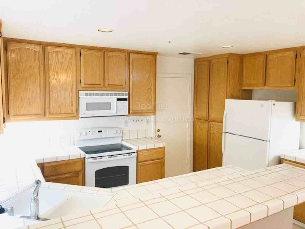 217 Ivywood Dr - Photo 3 of 18