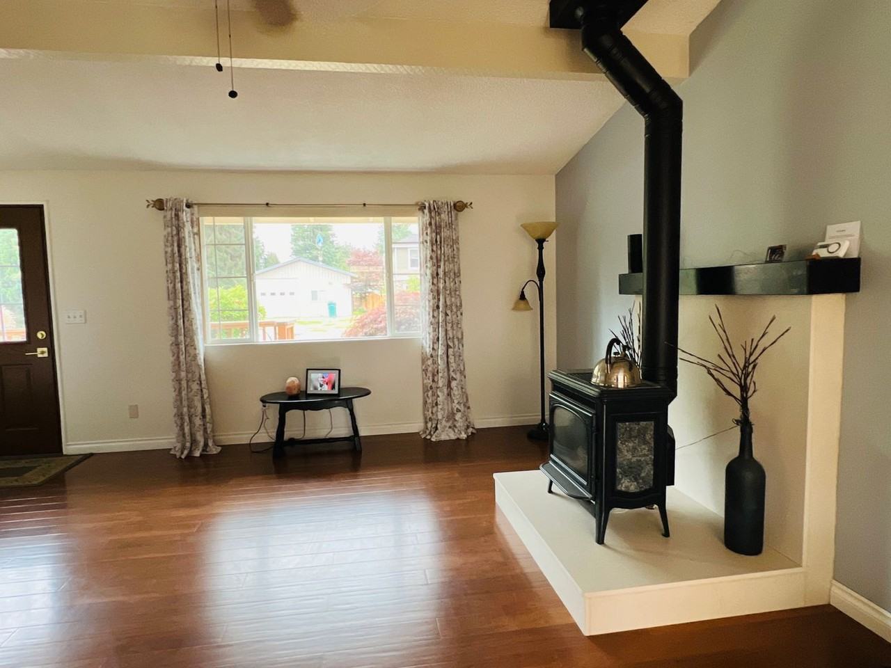 1505 E Hazel Ave - Photo 3 of 40