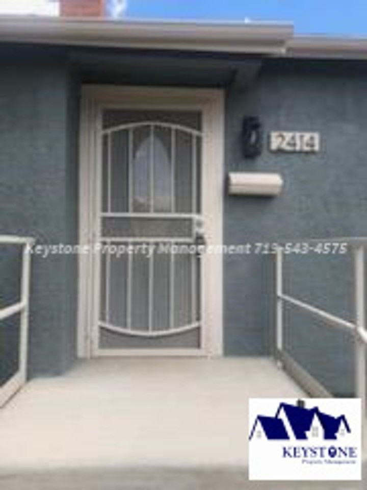 2414 5th Ave - Photo 2 of 15