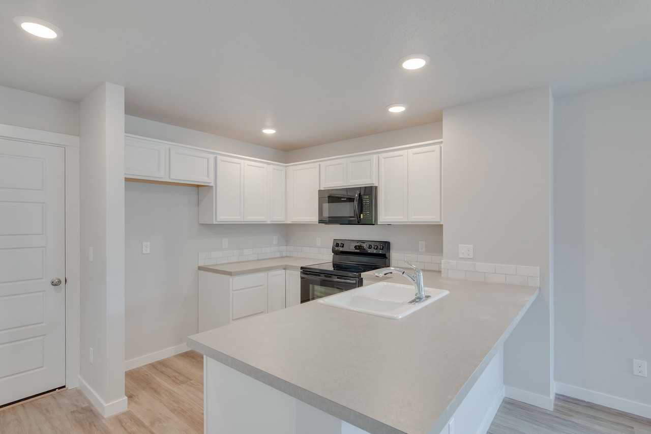 1664 S Sunseeker Ln - Photo 7 of 21