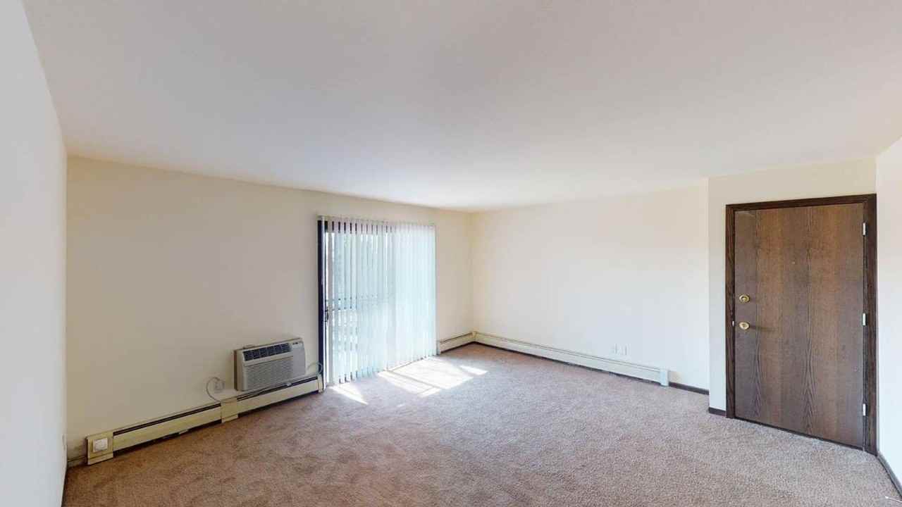 2233 Wyoming Ave - Photo 2 of 10