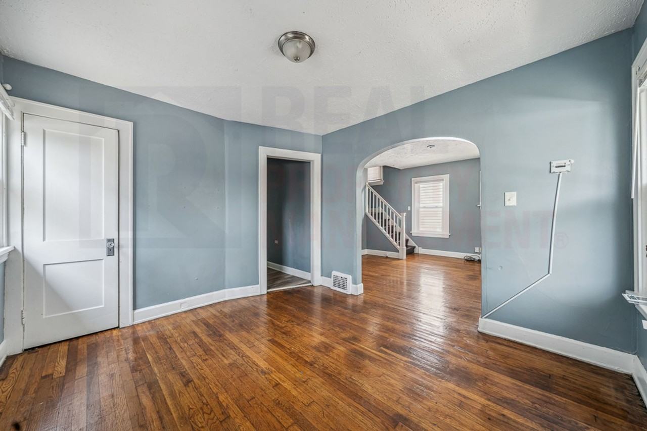 10613 Avon Ave - Photo 3 of 14
