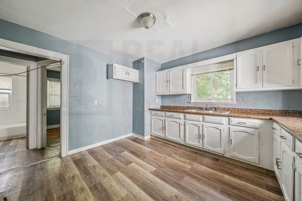 10613 Avon Ave - Photo 5 of 14