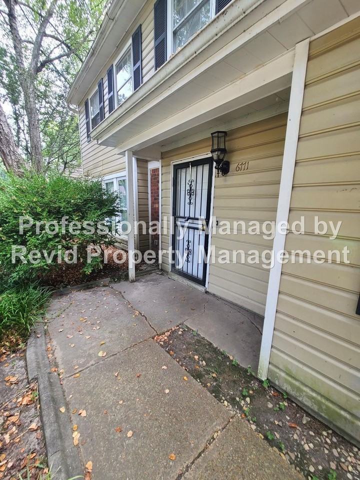 6771 Bainbridge Dr - Photo 4 of 50