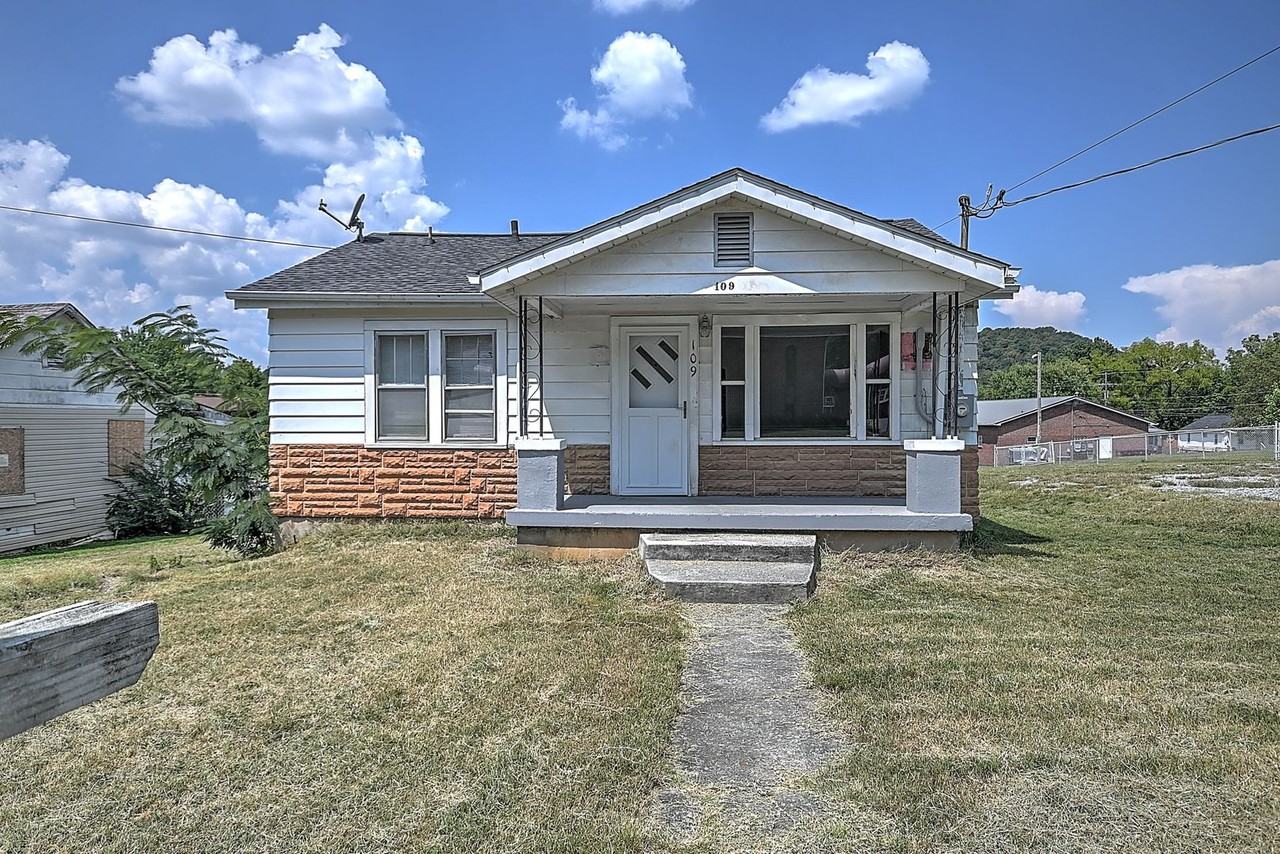 109 Bettie Street - Photo 2 of 27