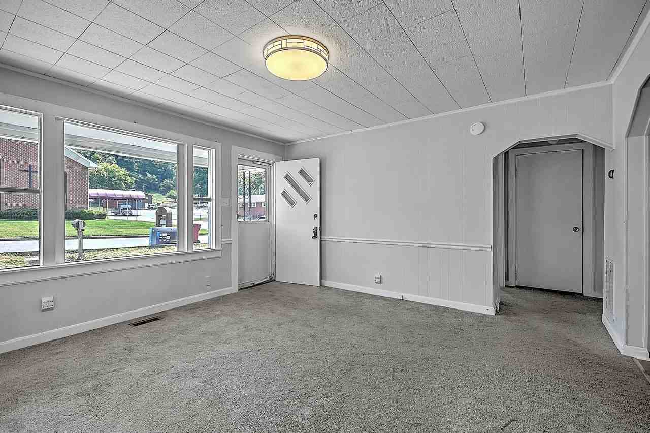 109 Bettie Street - Photo 7 of 27