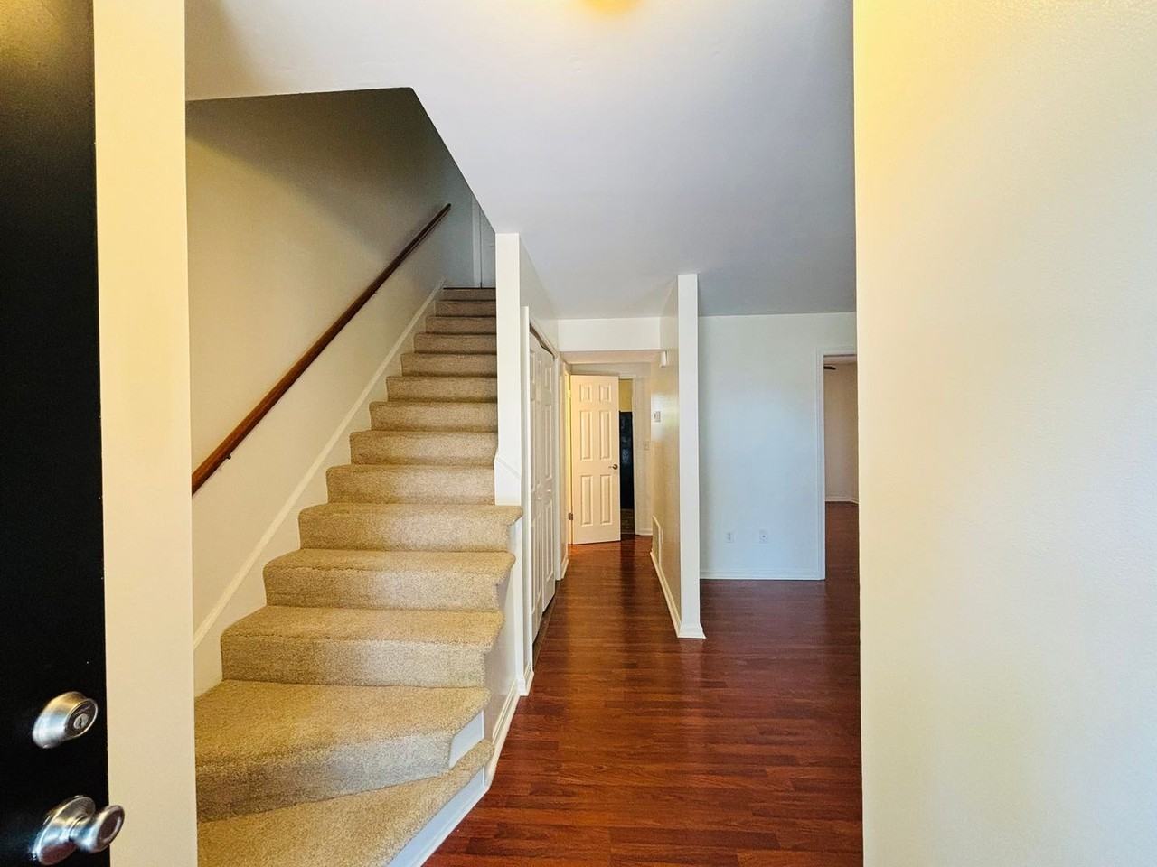 1911 Sussex Rd - Photo 2 of 22