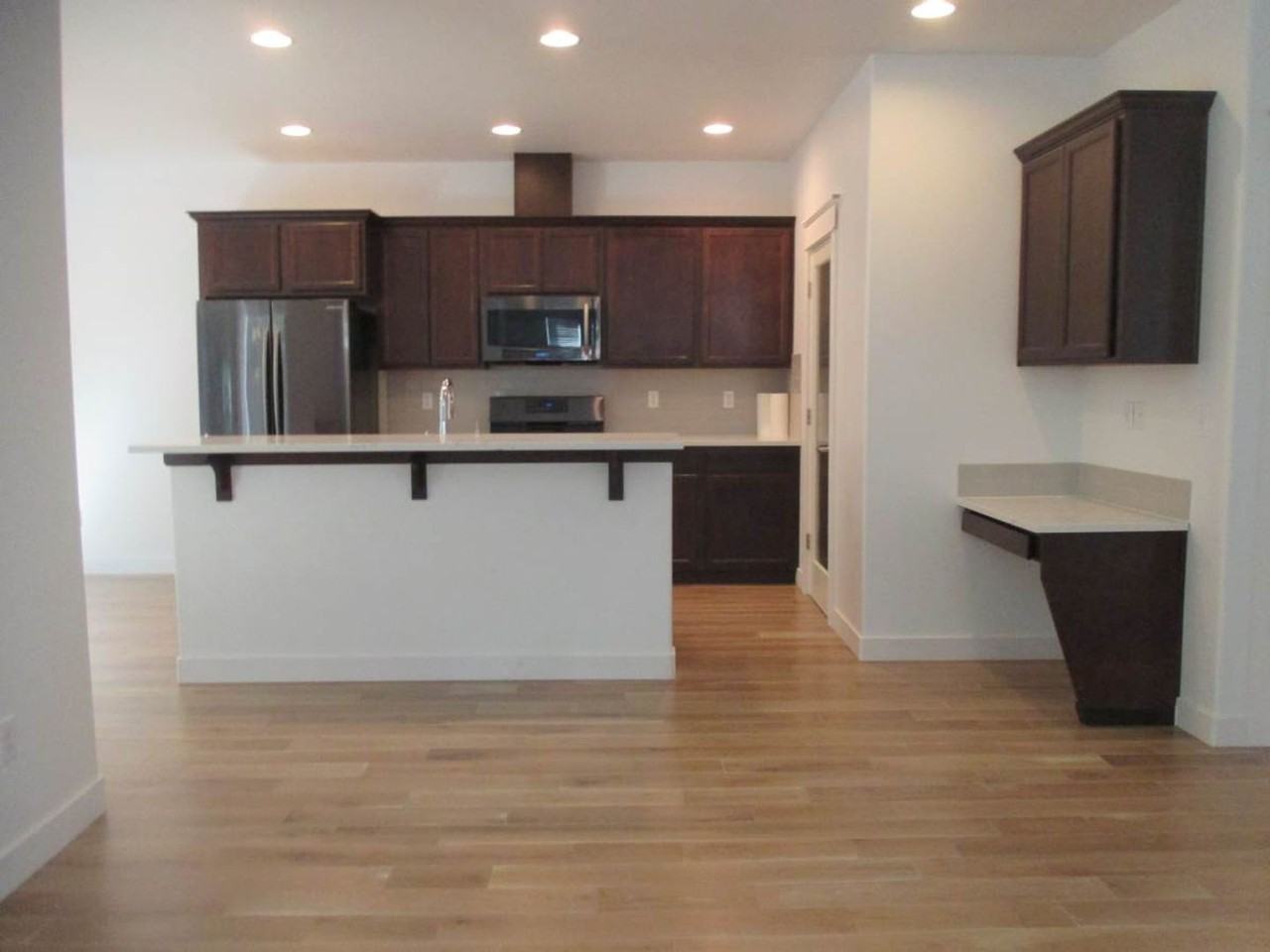 3854 Portside Dr - Photo 4 of 22