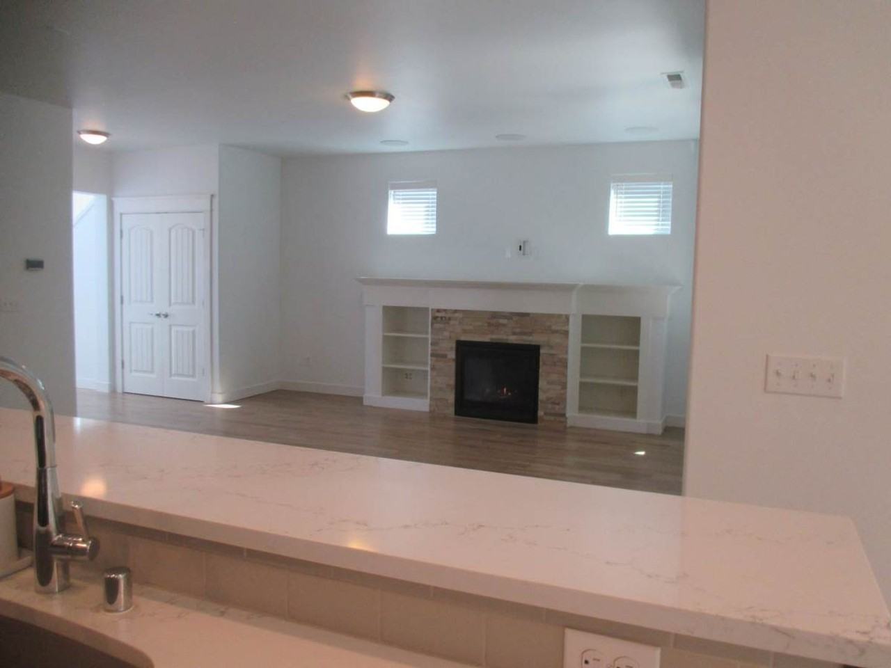 3854 Portside Dr - Photo 6 of 22