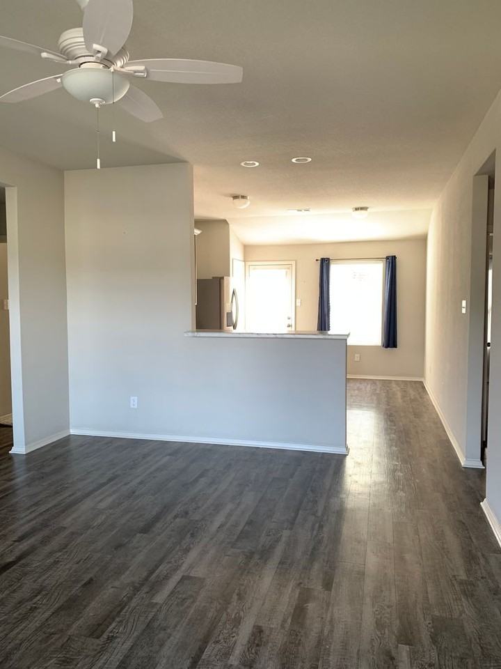 2301 Windy Ln - Photo 2 of 18