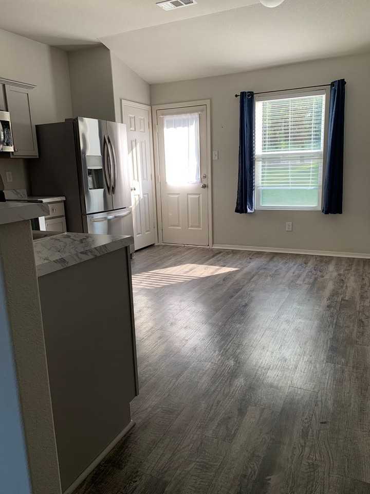 2301 Windy Ln - Photo 3 of 18