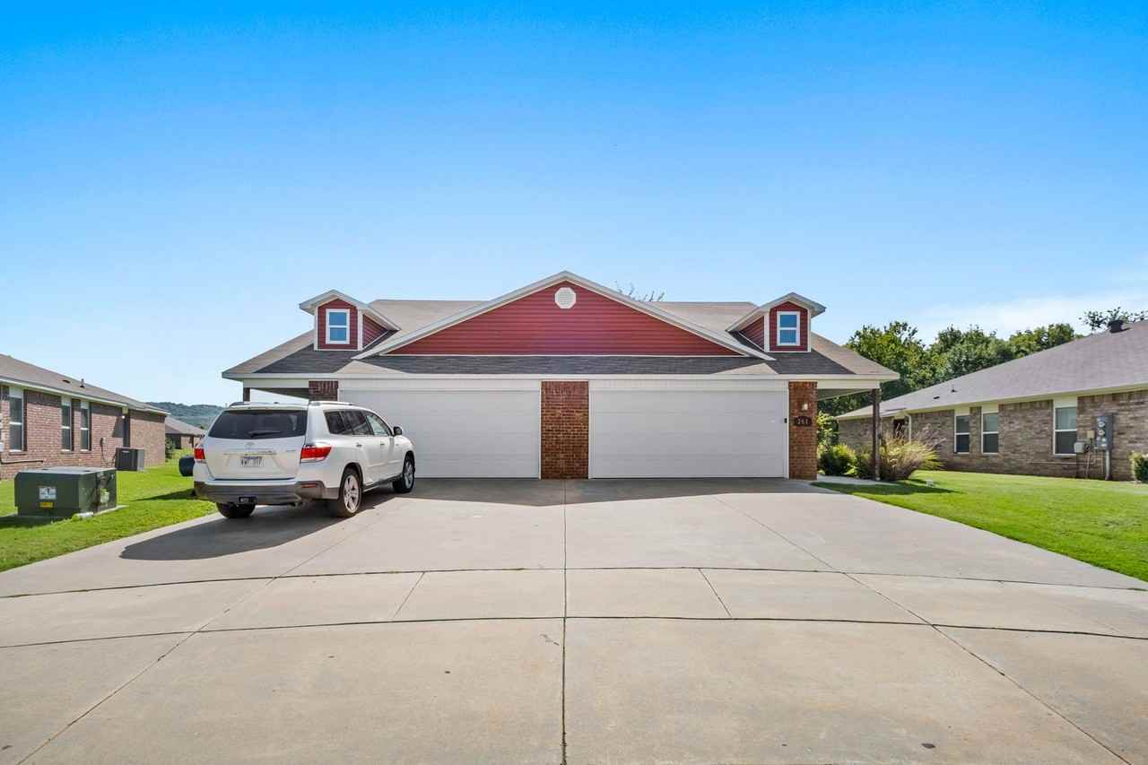 265 E Anabranch Ct Duplex - Photo 2 of 27