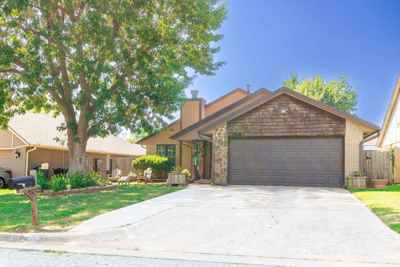 1018 Nw 166th Ter - Photo 2 of 23