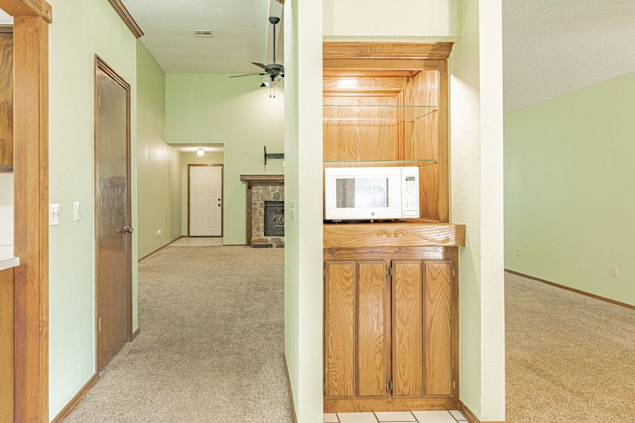 1018 Nw 166th Ter - Photo 7 of 23