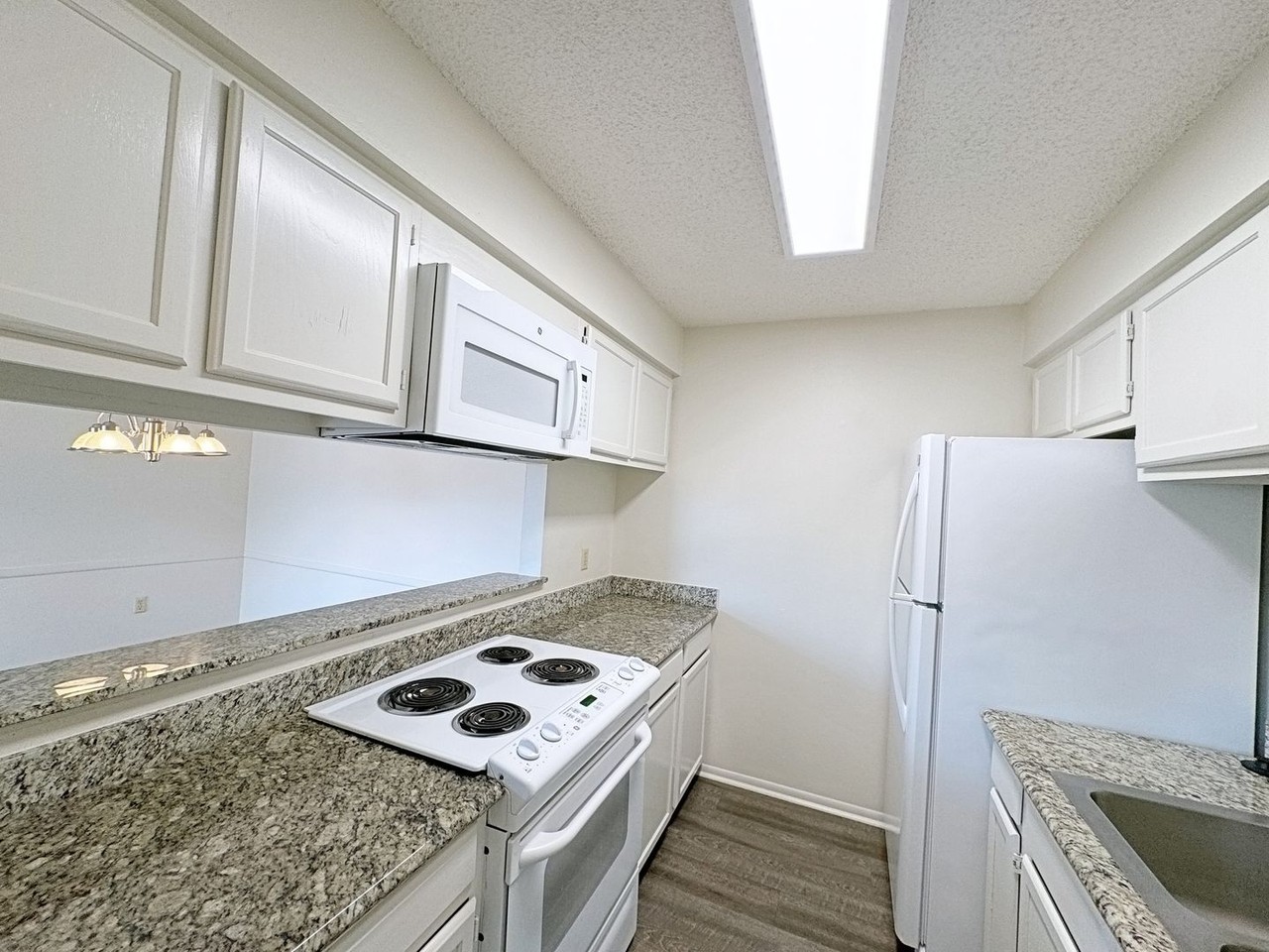 5121 Everett Ln - Photo 3 of 18