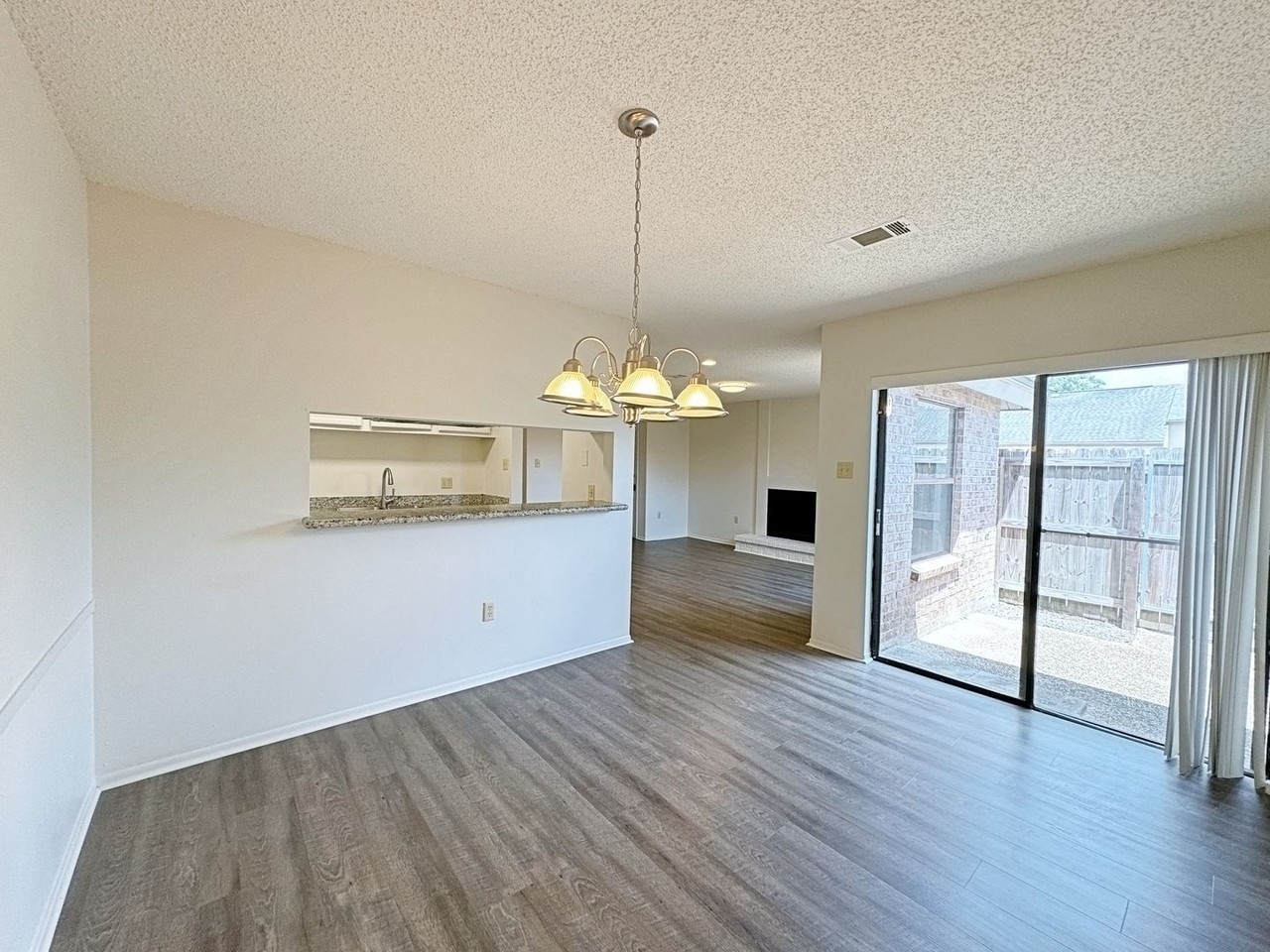 5121 Everett Ln - Photo 6 of 18