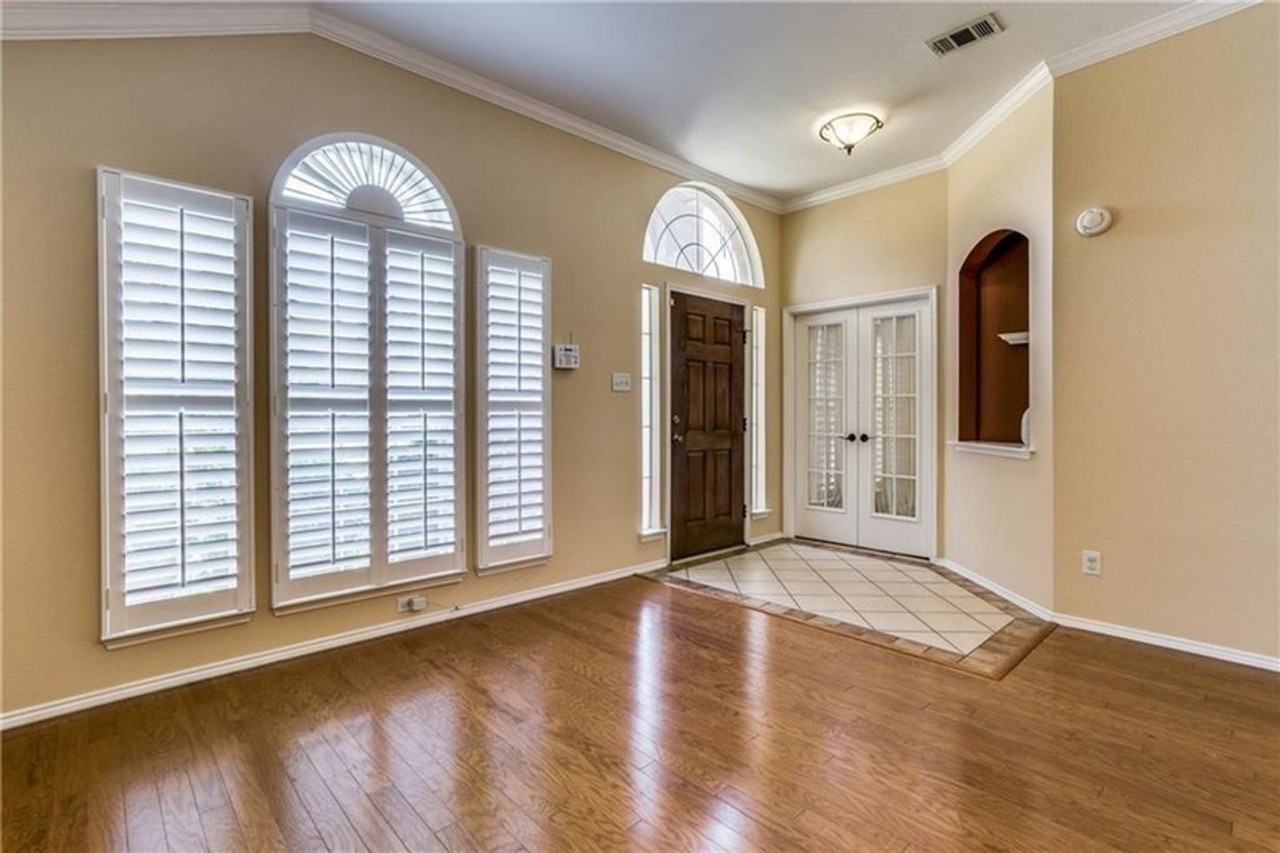 4604 Ocean Dr - Photo 2 of 15