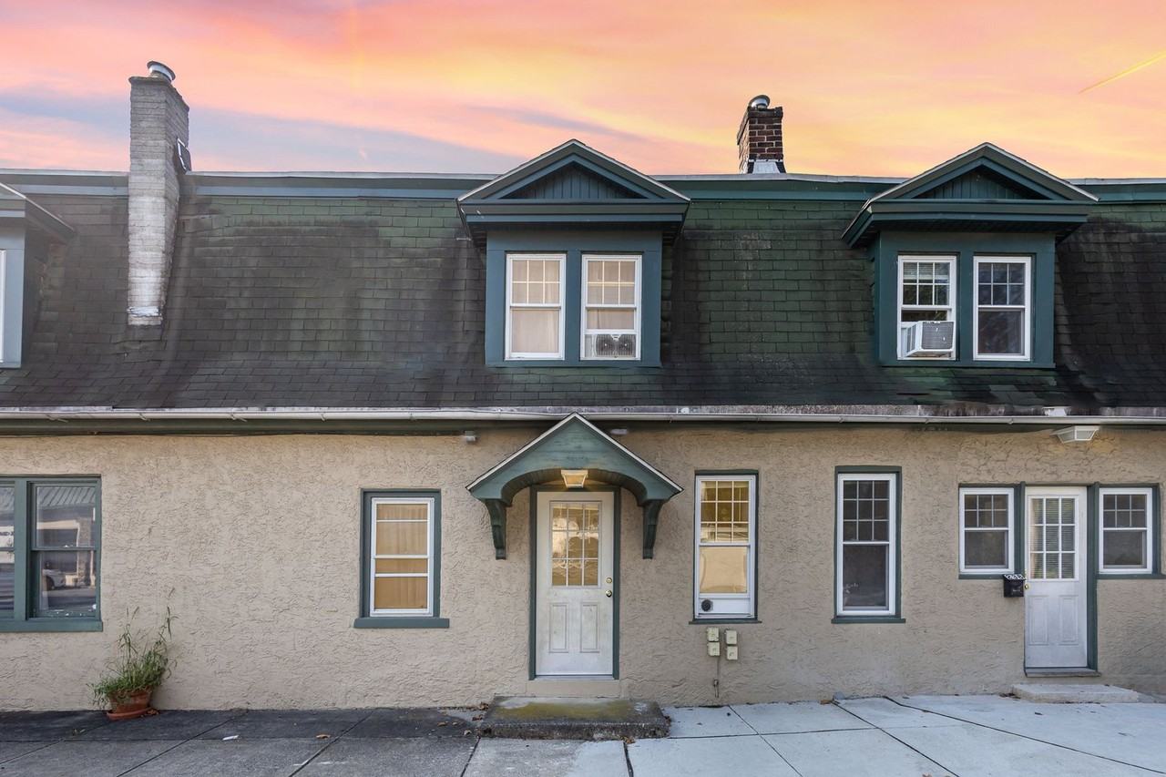 342 N Cedar St - Photo 2 of 50