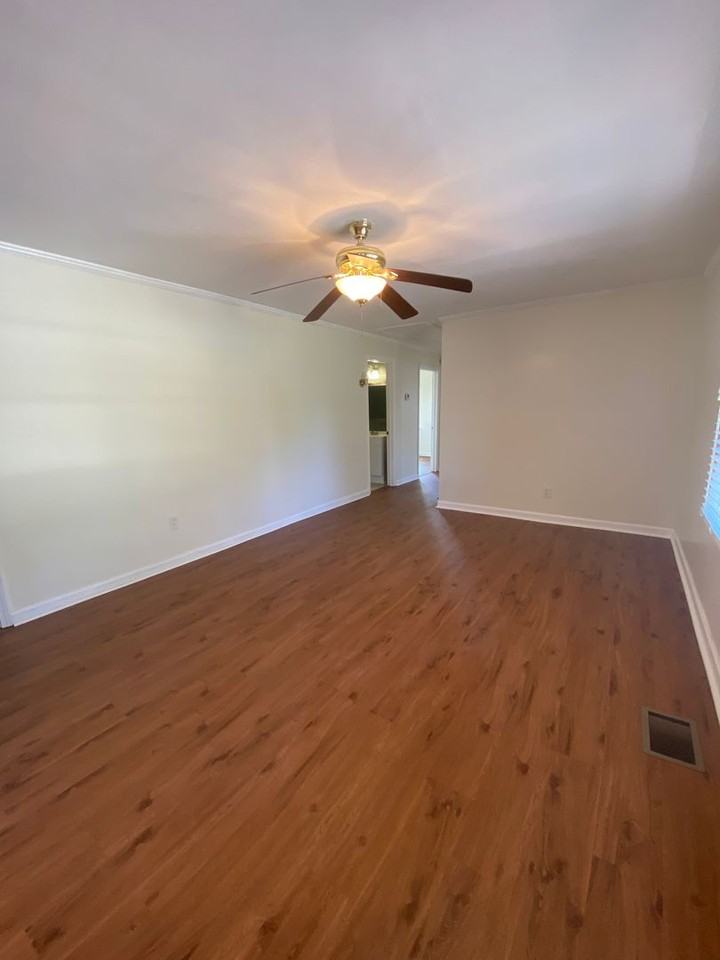 297 Macon Ave - Photo 7 of 23