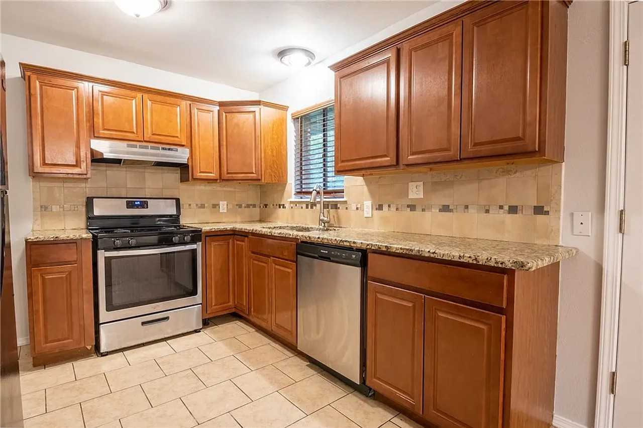 7400 South Drexel Place - Photo 2 of 20