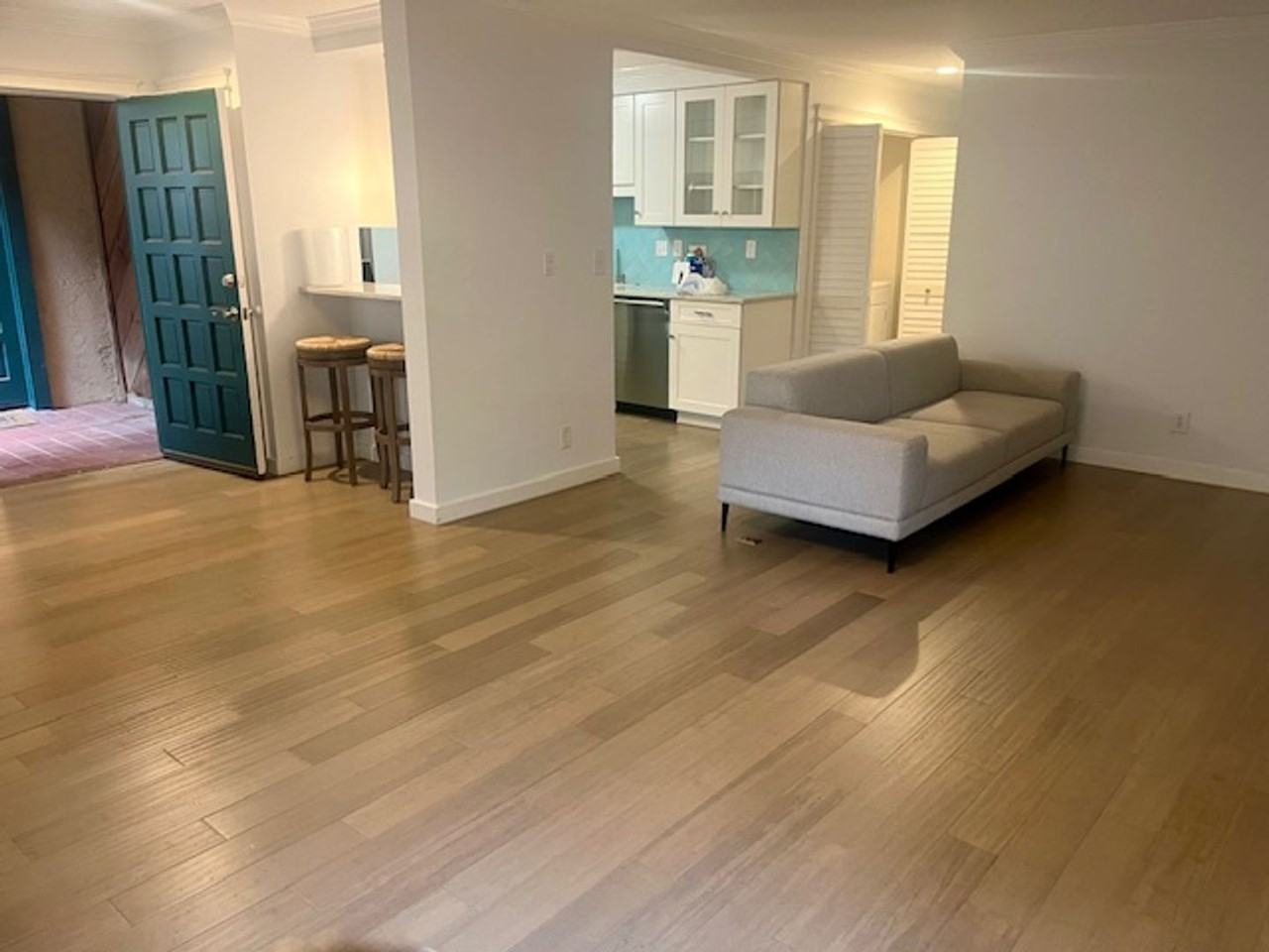 570 Peach St #14 - Photo 3 of 16