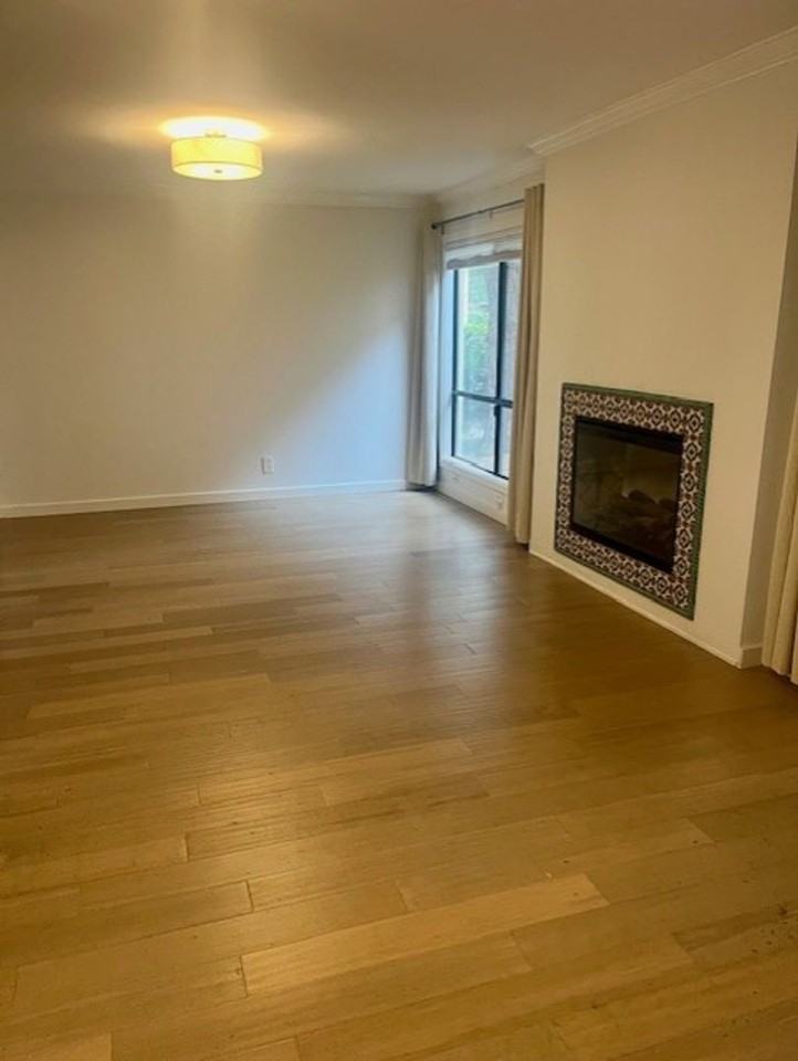 570 Peach St #14 - Photo 5 of 16