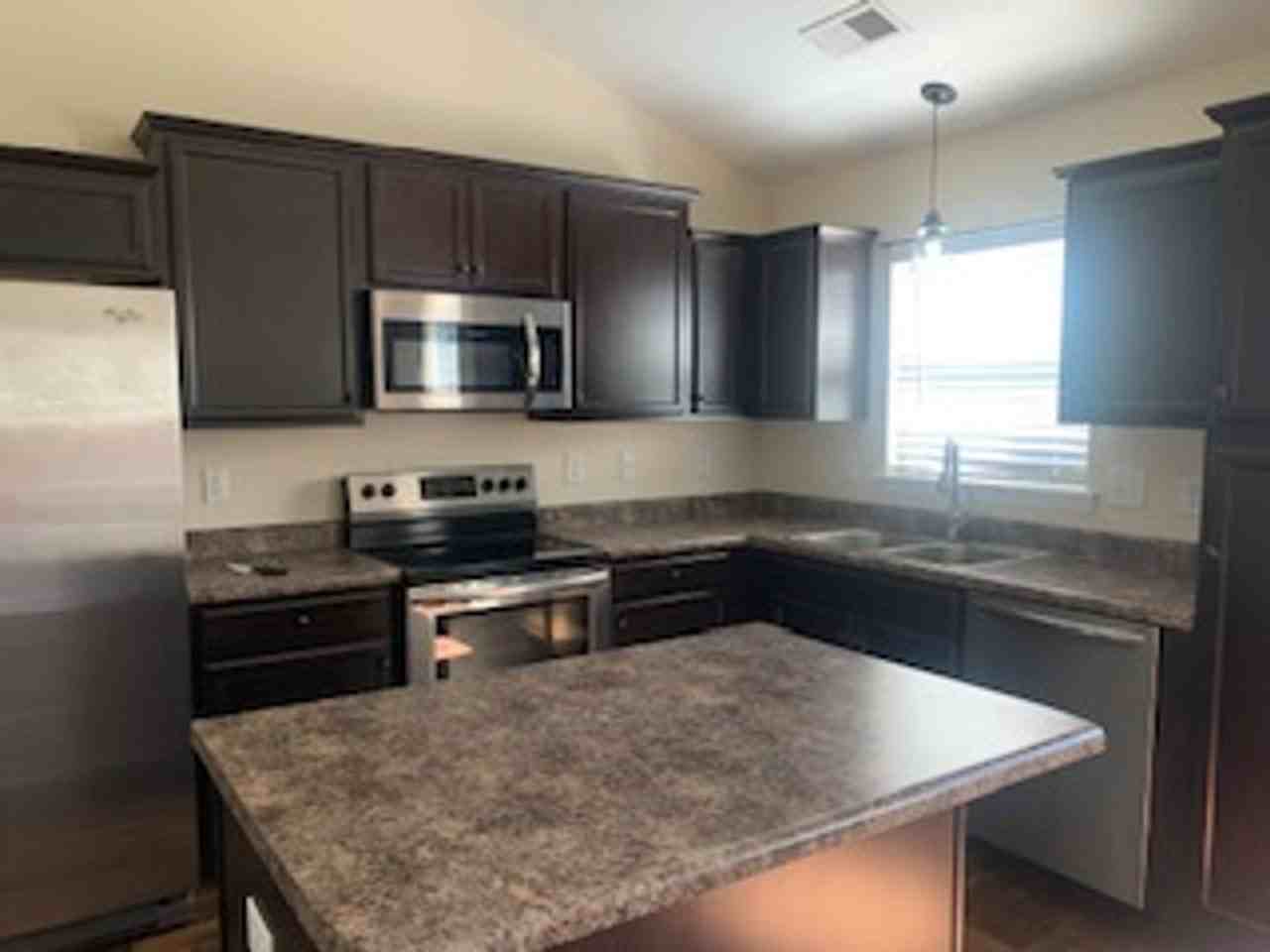 200 200 Leeward Landing Ct - Photo 6 of 27
