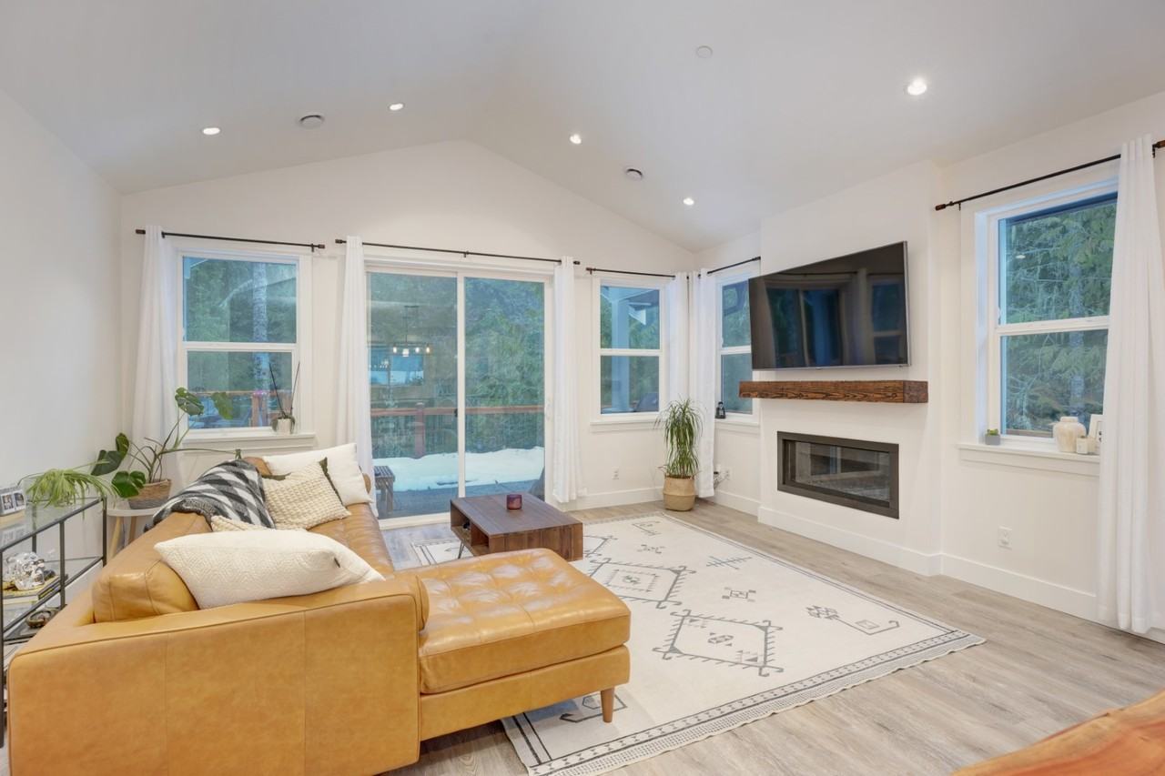 132 Trailhead Cir #1 - Photo 2 of 35