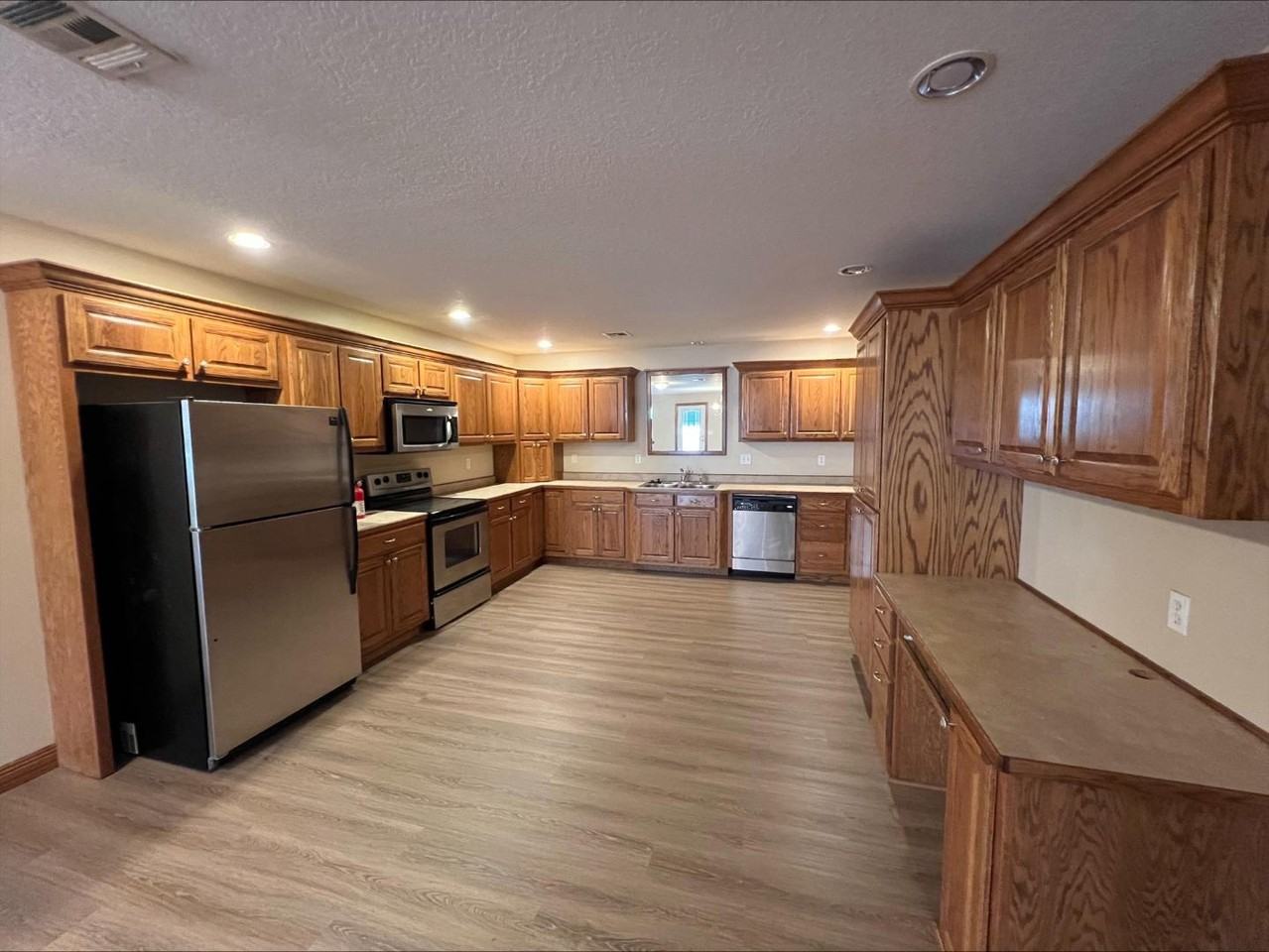 912 Briarview - Photo 2 of 20