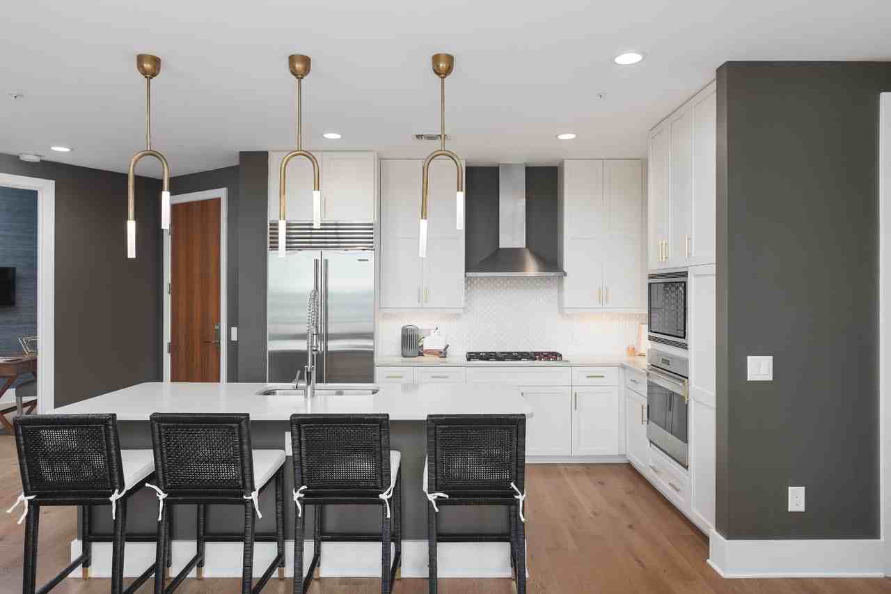 City Lights - Photo 2 of 47