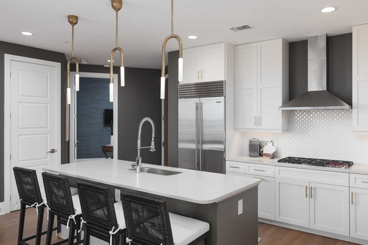 City Lights - Photo 3 of 47