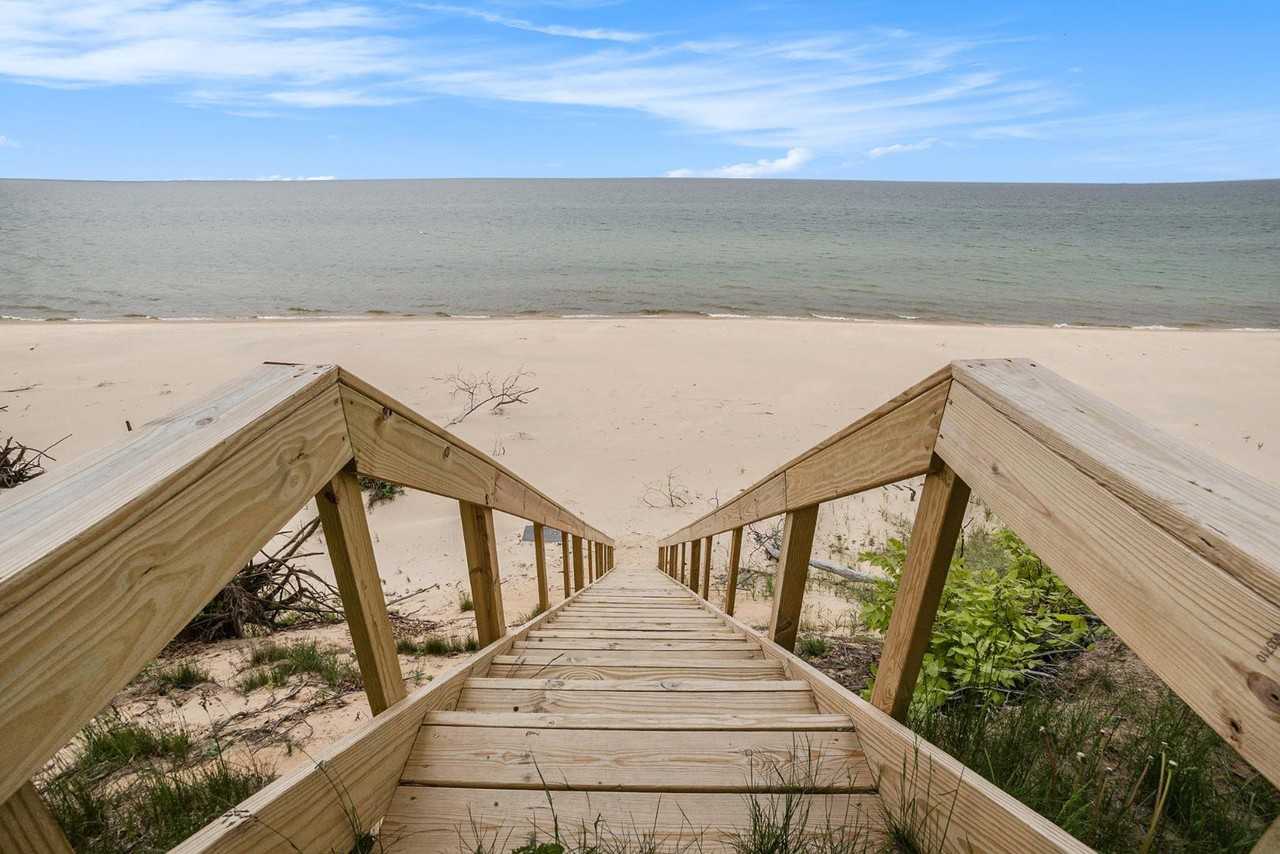 2013 Scenic Dr - Photo 2 of 17