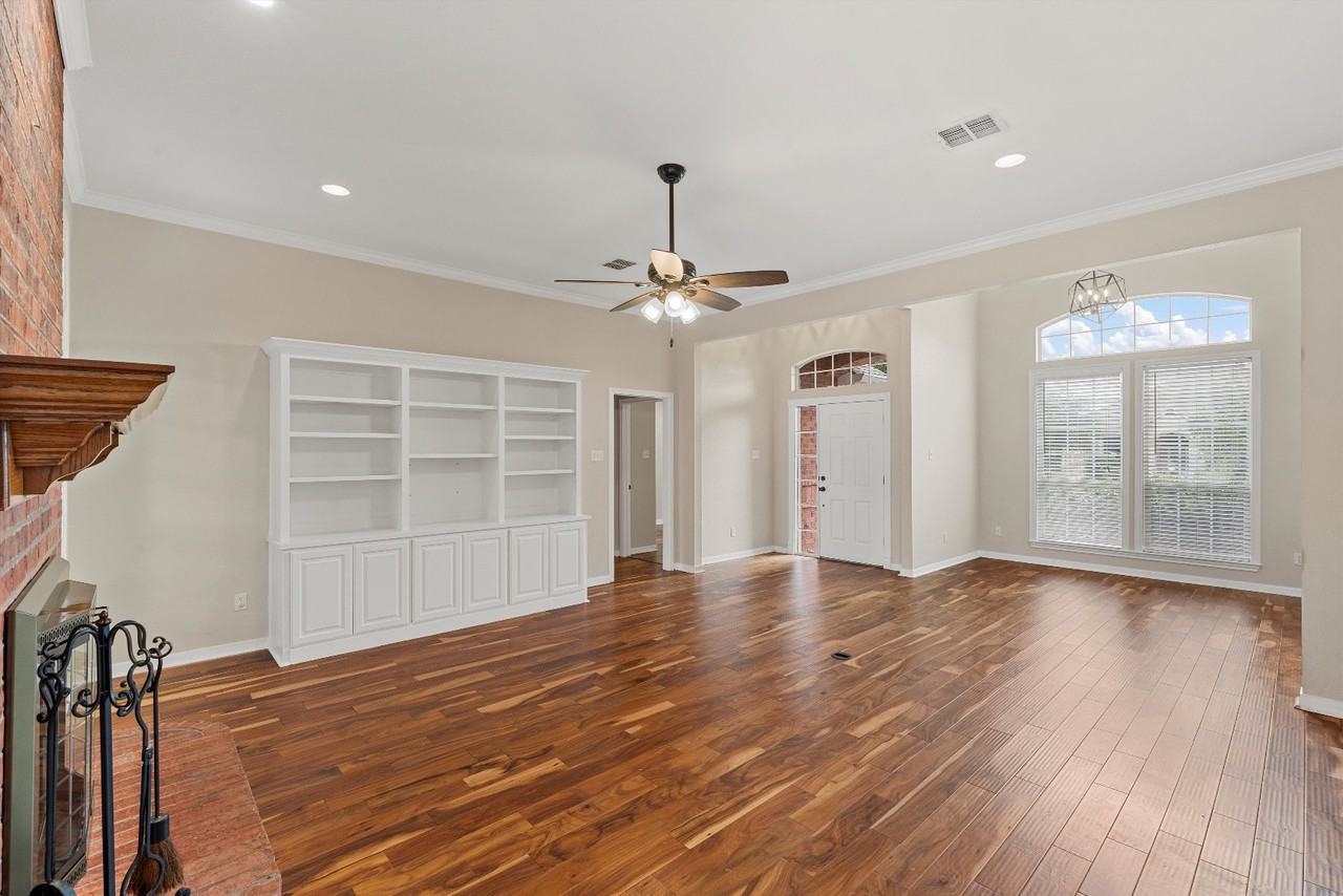 444 Sagewood Dr - Photo 2 of 38