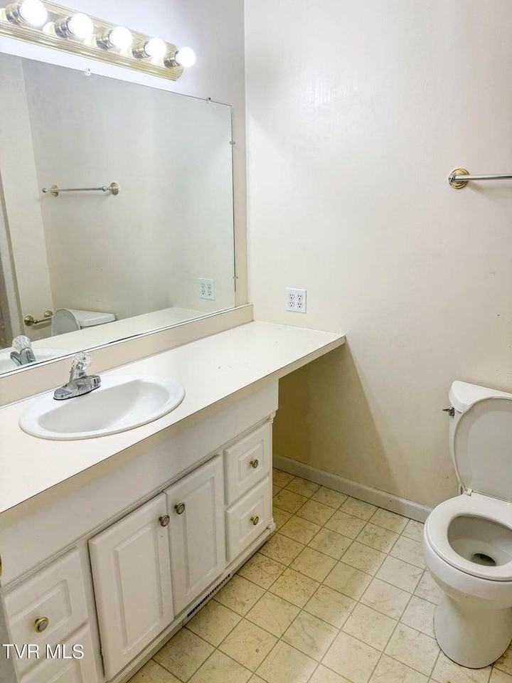 334 Hidden Acres Rd - Photo 3 of 10