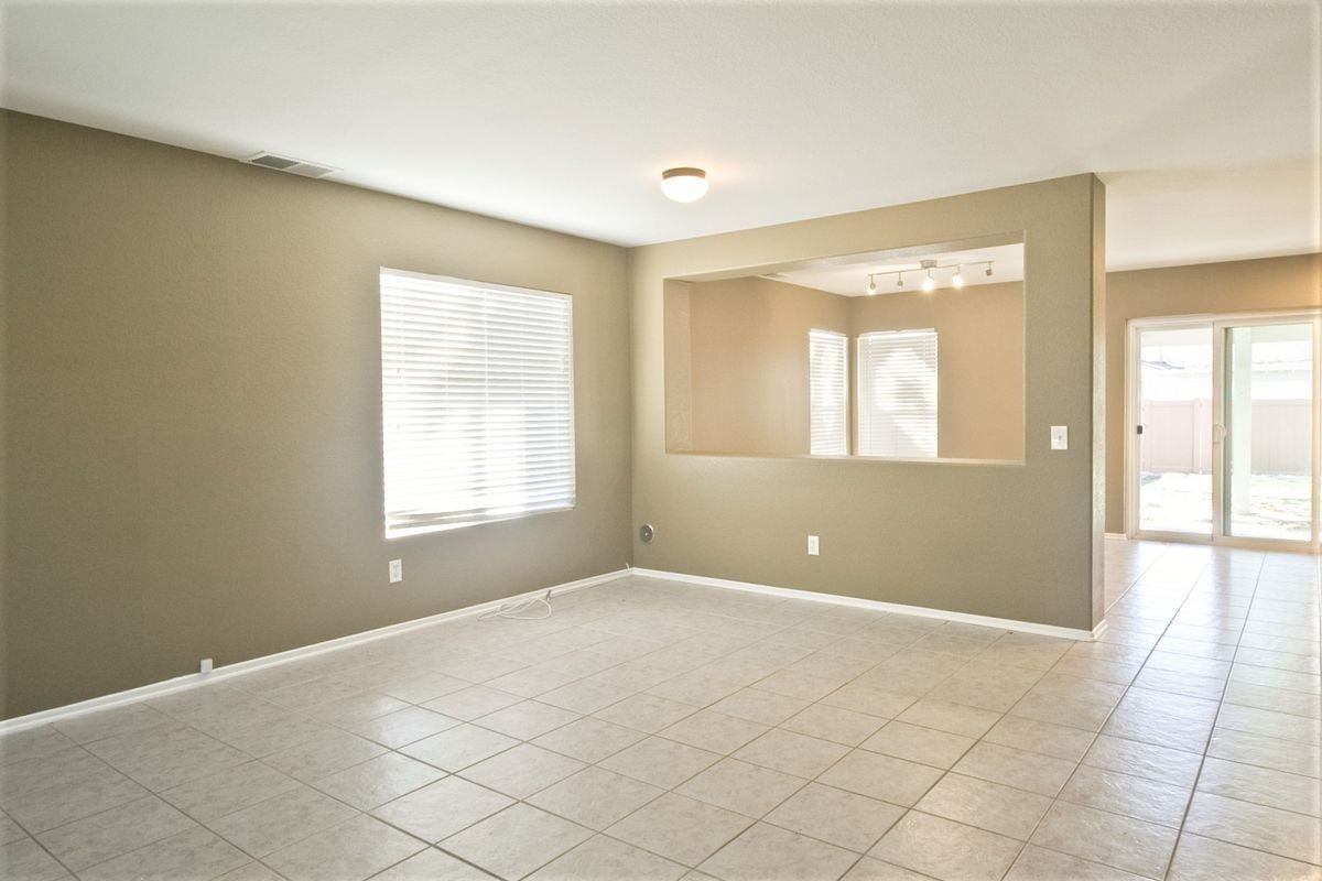 265 S Olive St - Photo 5 of 16