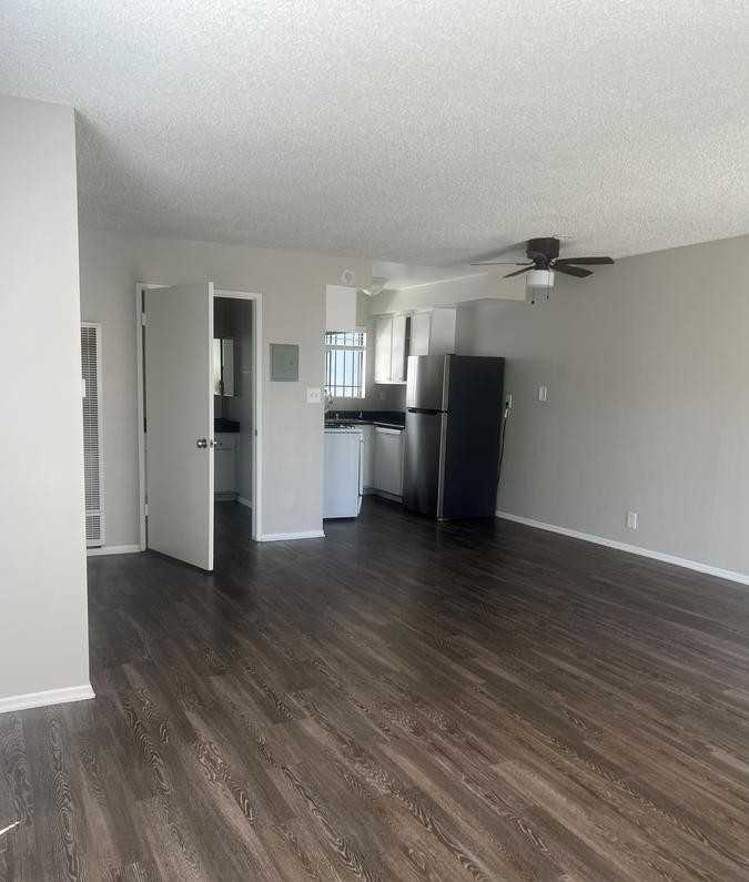 4422 W 172nd St - Photo 5 of 6