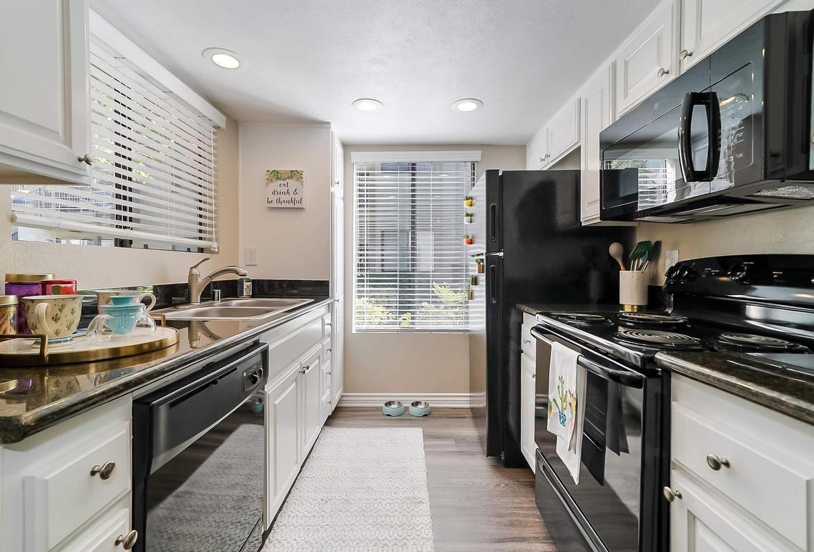 27444 Camden - Photo 6 of 18