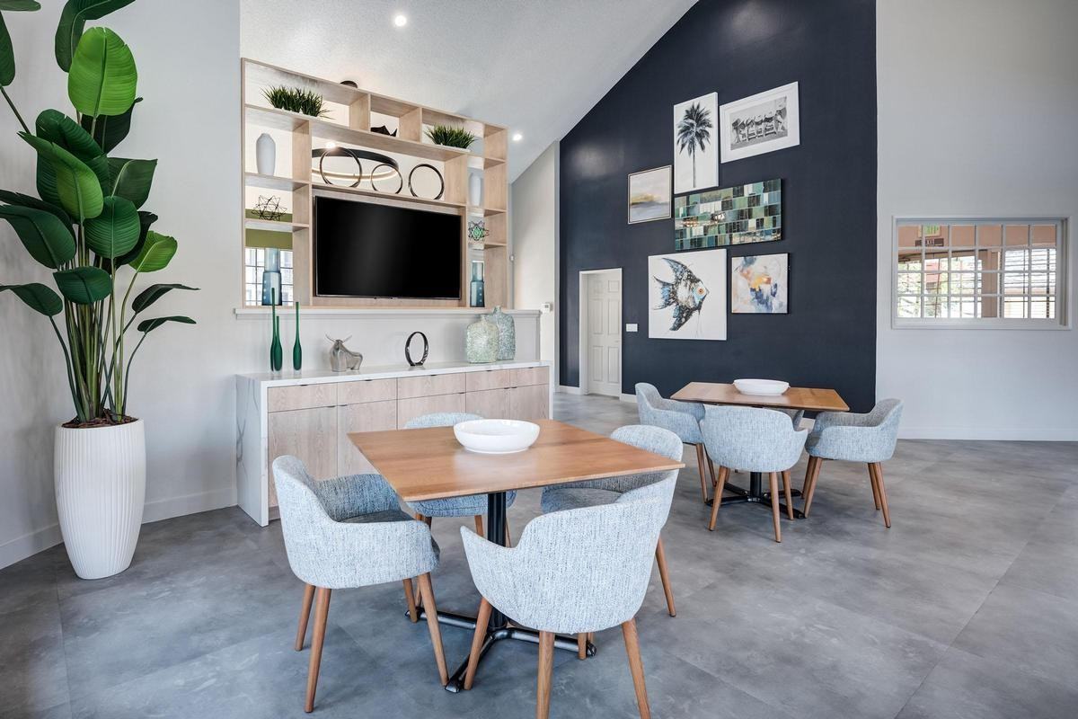 27444 Camden - Photo 3 of 18