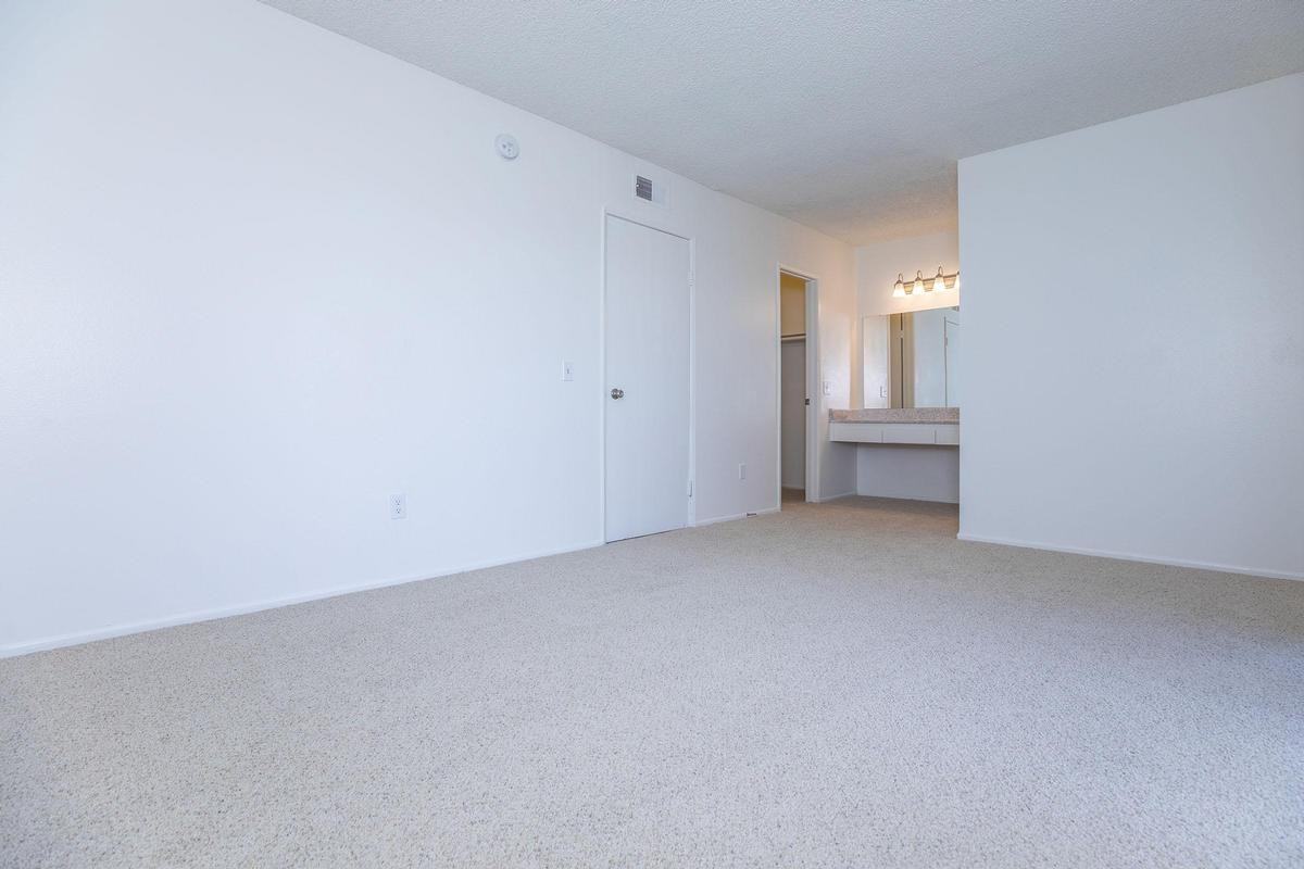 125 N Belinda Cir - Photo 2 of 41