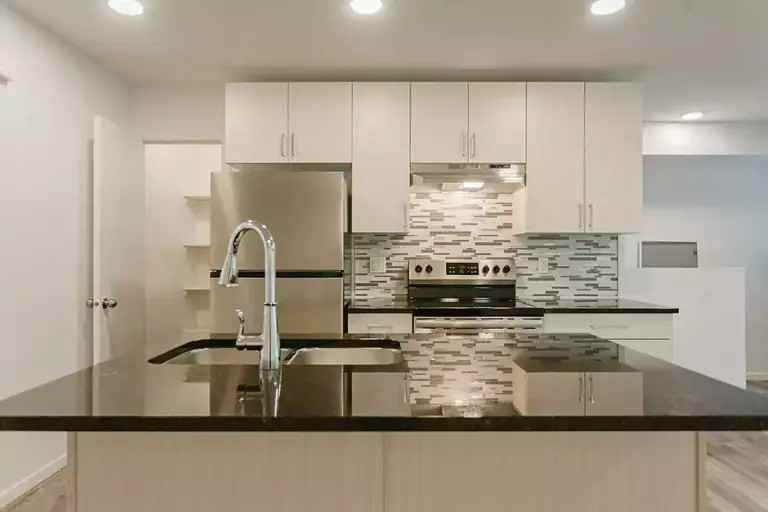 1959 Herman Ave #B - Photo 3 of 11