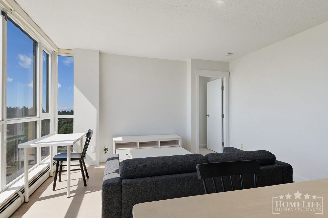 10777 University Drive - Photo 3 of 19