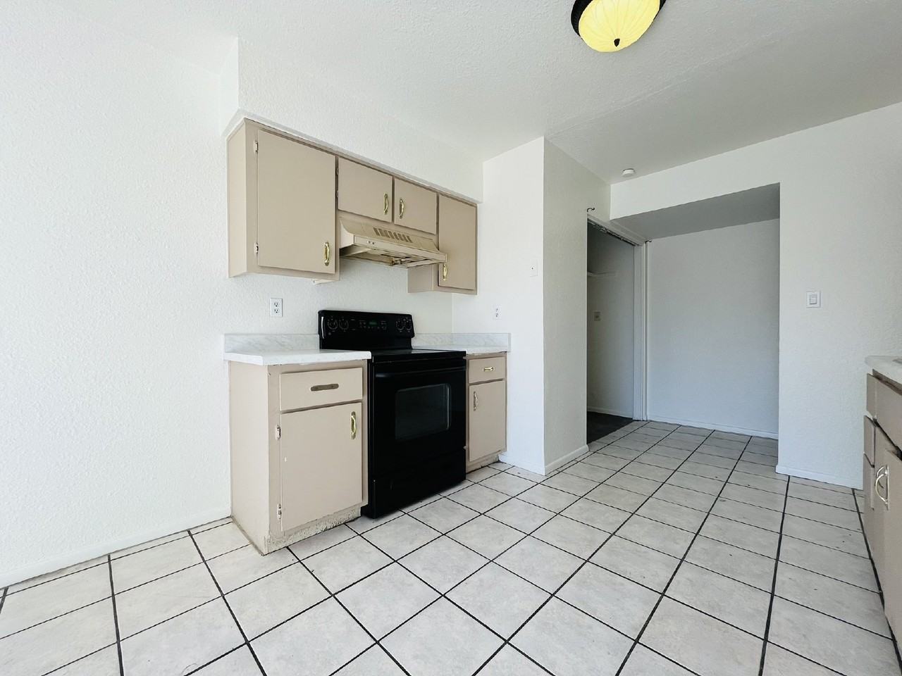 3807 N 23rd Dr - Photo 6 of 10