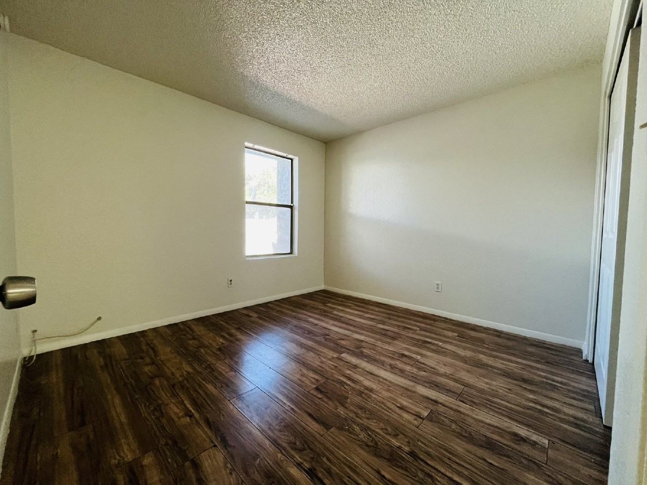 3807 N 23rd Dr - Photo 7 of 10