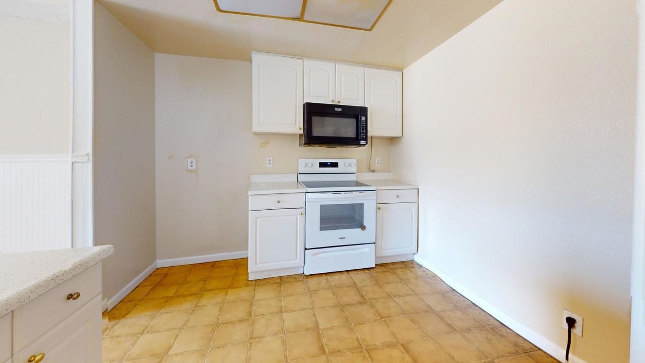 3617 Justin Pl - Photo 3 of 15