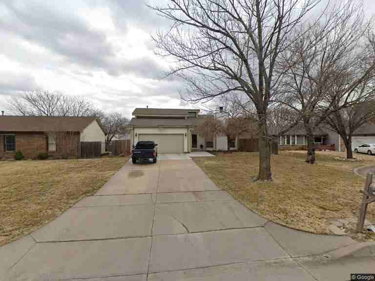 8643 E Cherry Creek Ct - Photo 2 of 23