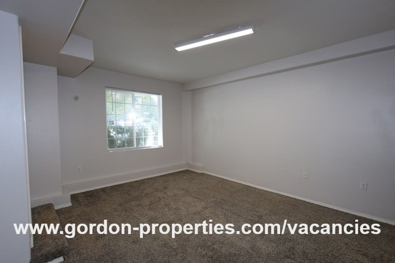 16913 Northeast Halsey Street - Photo 6 of 41