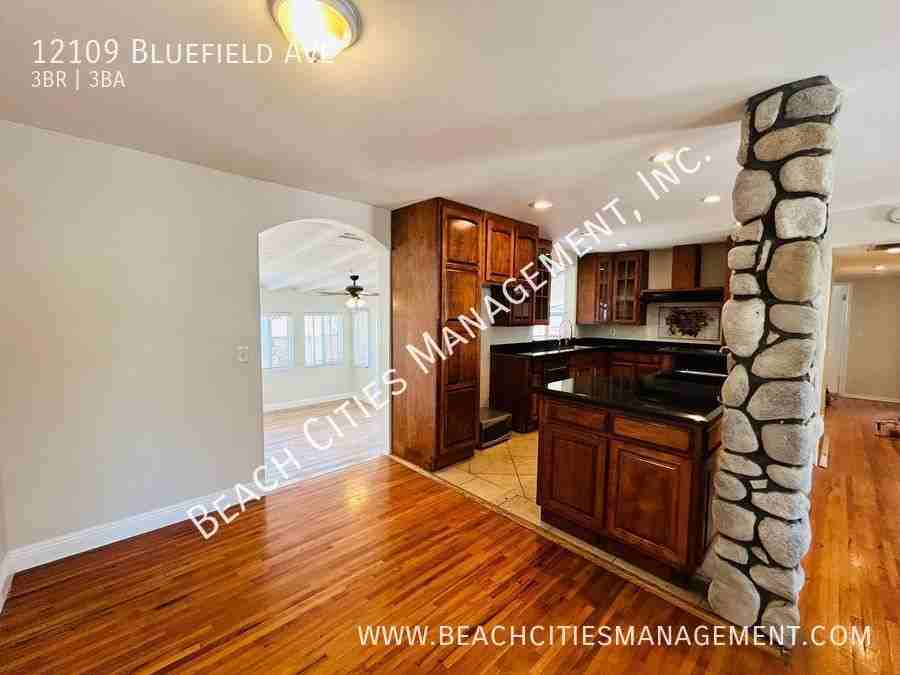 12109 Bluefield Ave - Photo 3 of 50